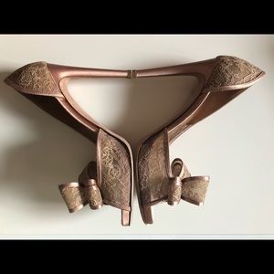 VALENTINO Garavani Rose Pink Lace Shoes